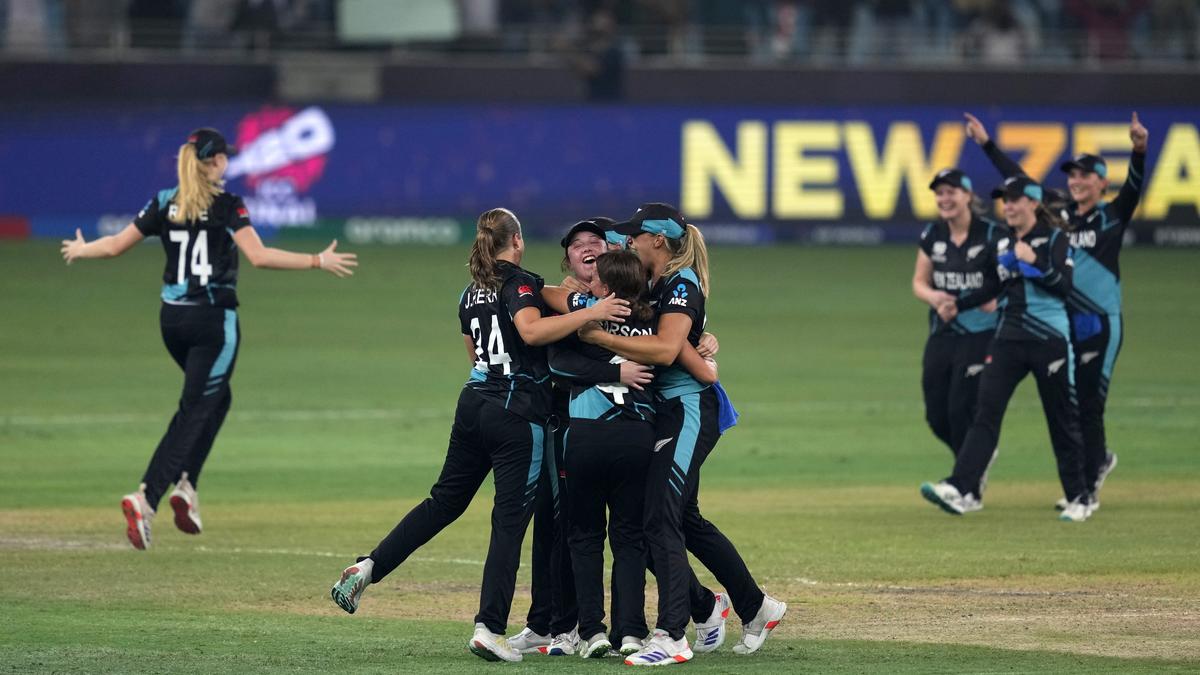 New Zealand lifts maiden women’s T20 World Cup, beats South Africa by 32 runs