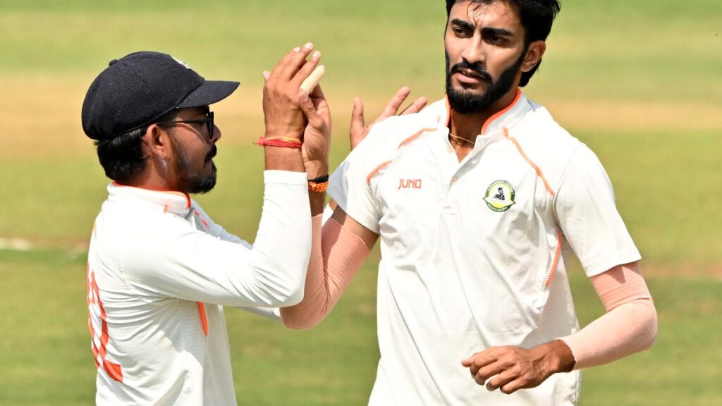 Thakare’s incisive spell puts Vidarbha in the ascendancy